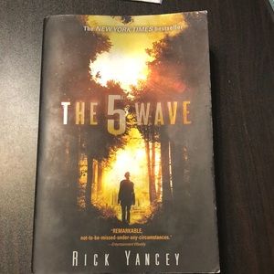 The 5th wave novel by Rick Yancey